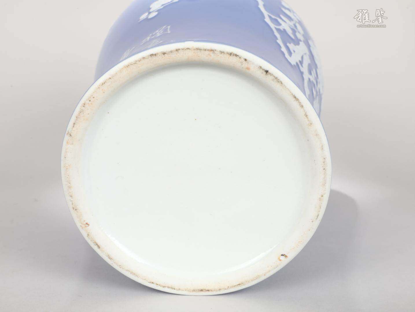 鐘宜彬作釉下堆白花瓶